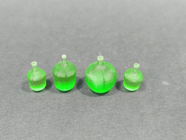 Set de damajuanas cristal verde 1:35